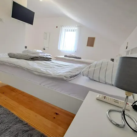 Bed and breakfast Sobe Zizi