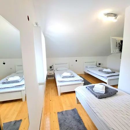 Sobe Zizi Bed & Breakfast Jajce